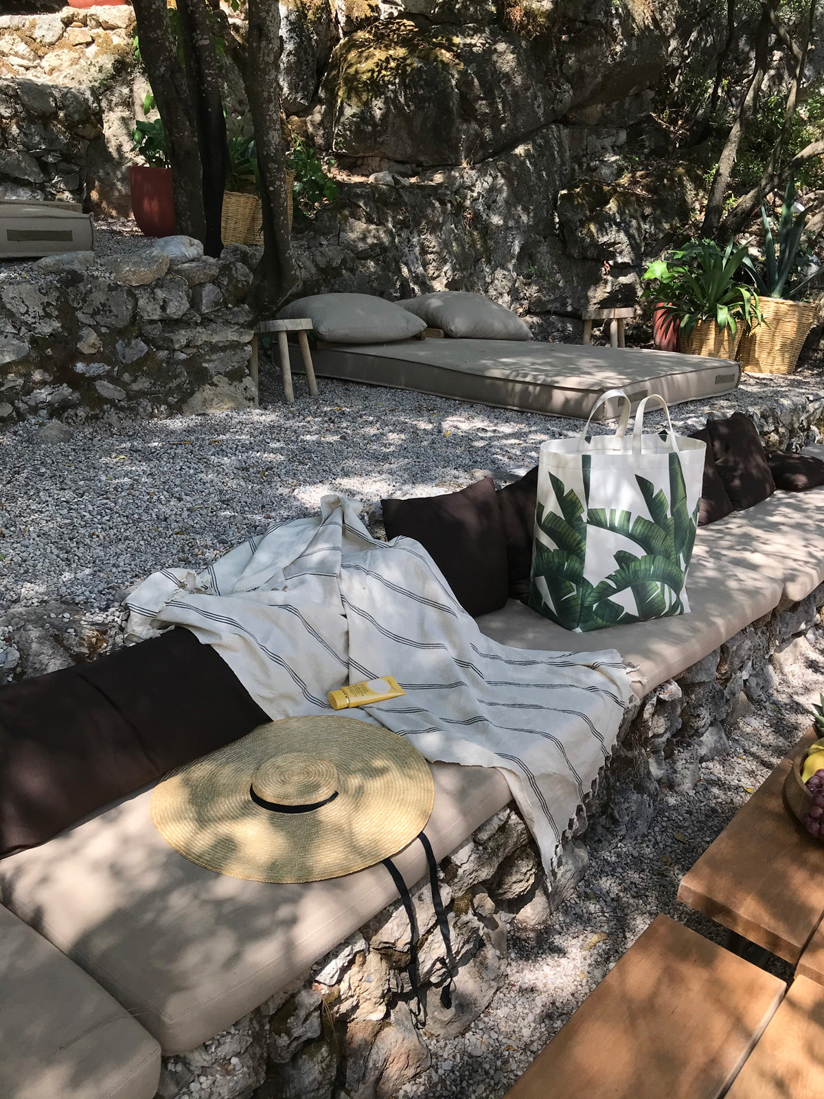 LE GIANT ‘BANANA ISLAND’